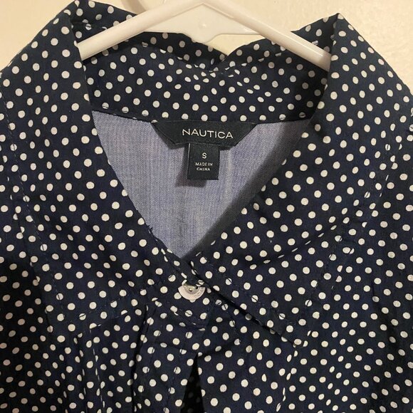 lady's button up blouse - Picture 2 of 2
